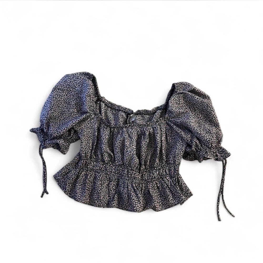 H&M Black Floral Smocked Puff-Sleeve Crop Top